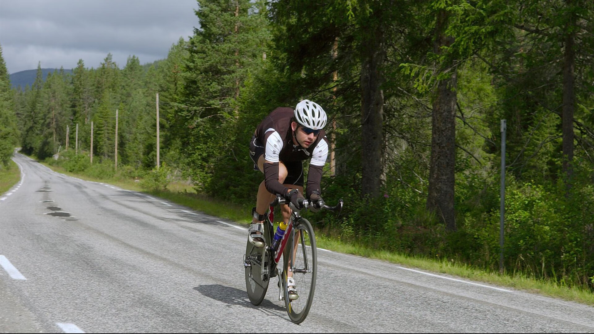 爱游戏体验-_体育景观节：运动与自然的完美融合_，体育运动对自然环境的影响