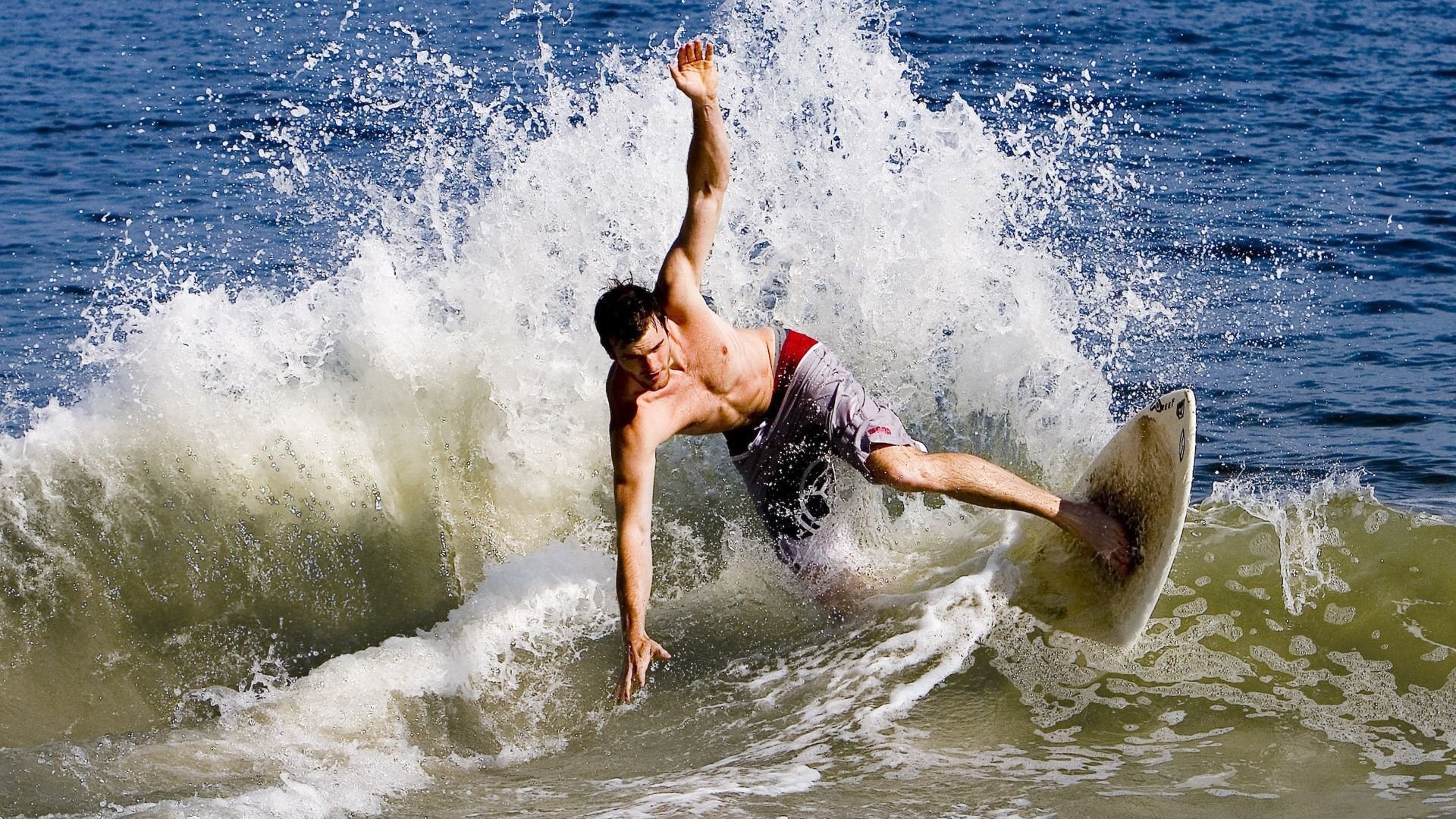 _篮网凭借团队合作连胜不断_，篮网又有什么新的签约