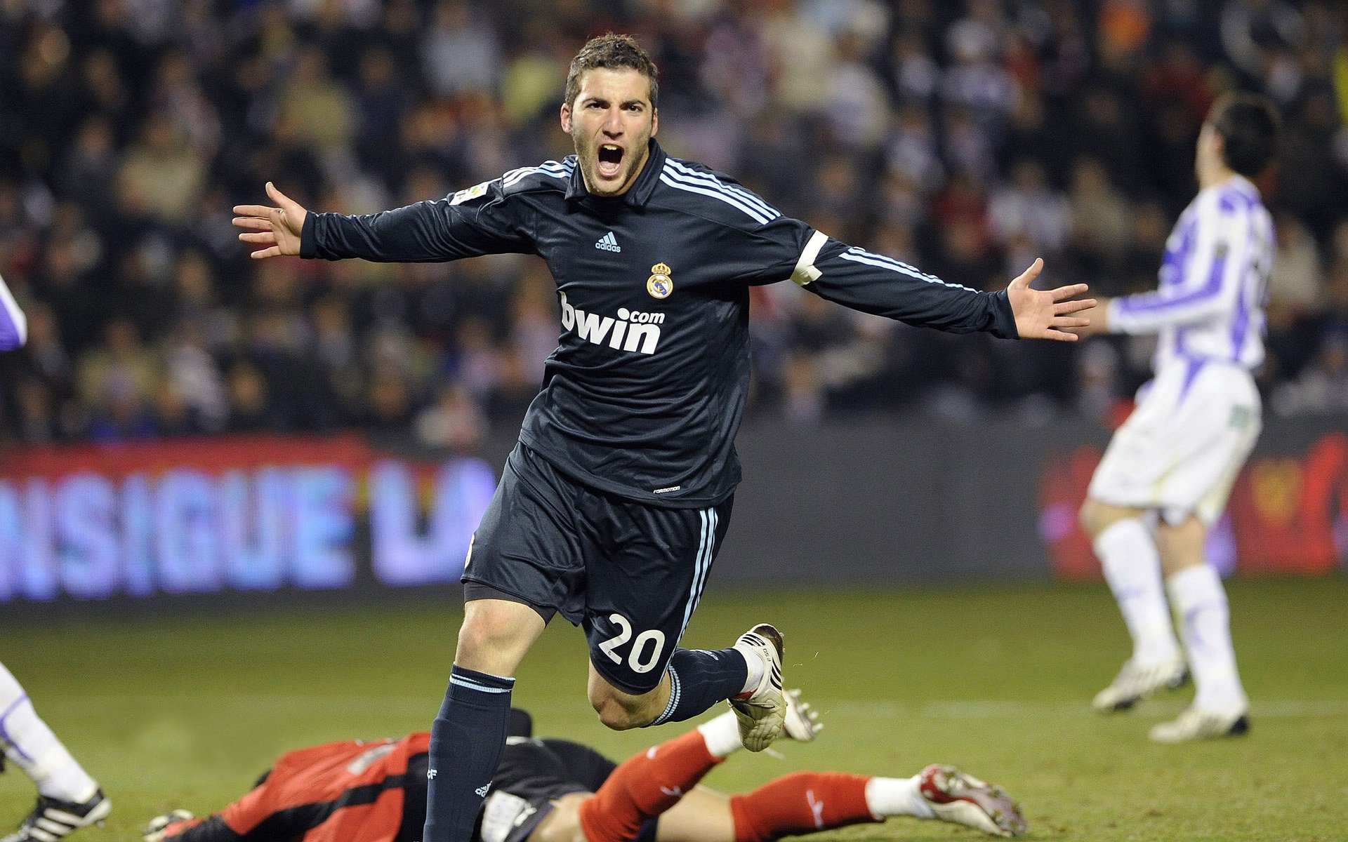 以科技创新驱动电竞，AI+大数据开启全新战术体系，电竞大数据服务